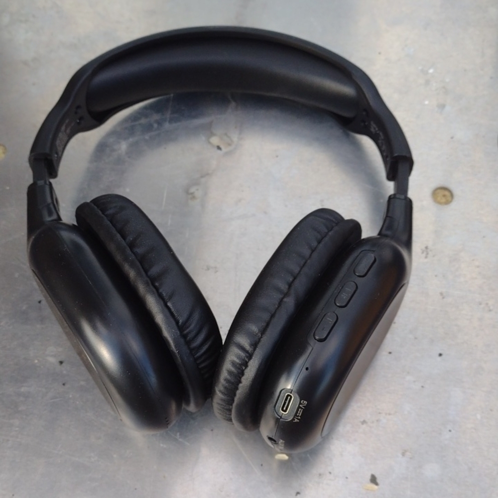 Azzaro Carque Black Wireless Over-Ear Headphones NWOT